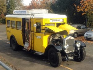 Dieser historische Postbus ist eine der Attraktionen beim Tag der offenen Tür im Sammlungsdepot des Museums für Kommunikation Frankfurt (jedes Jahr am Internationalen Museumstag).